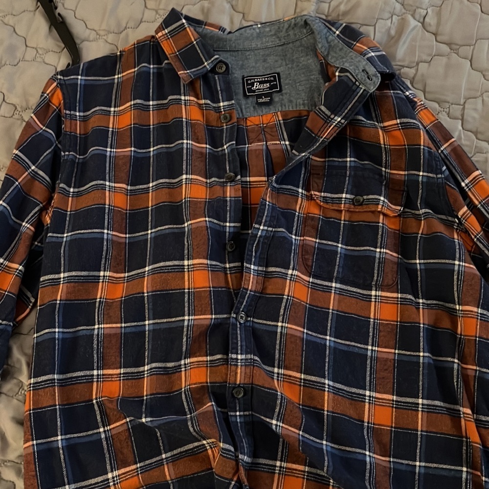 Mens GH Bass shirt size Large